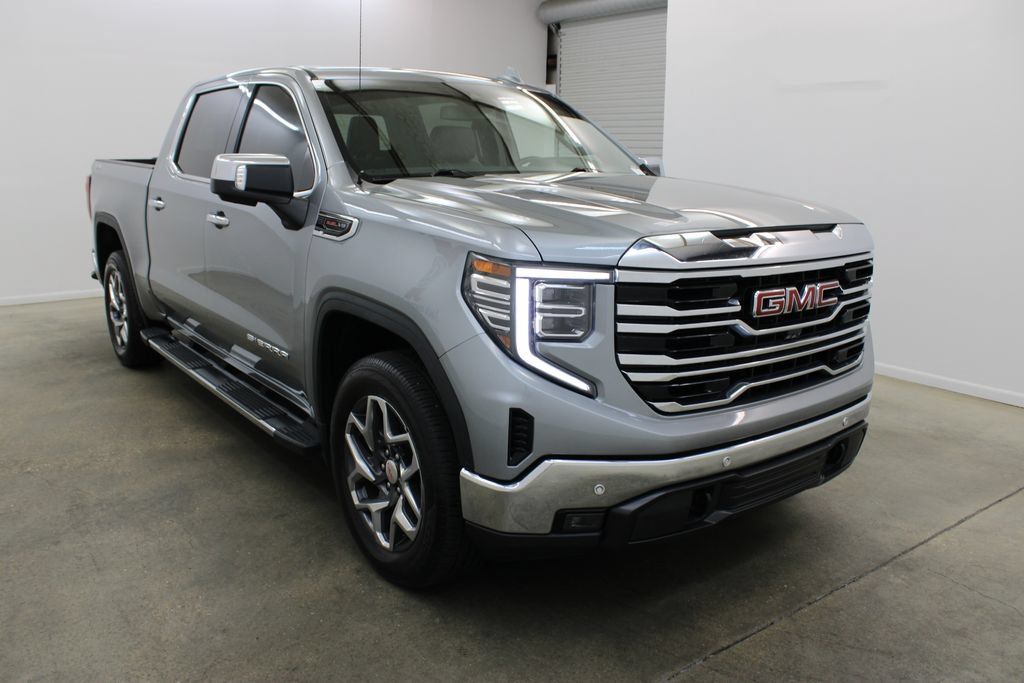 Used 2023 GMC Sierra 1500 SLT w/ SLT Premium Plus Package AWD/4WD image 6