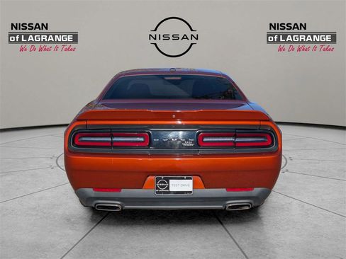 Used 2021 Dodge Challenger SXT image 10
