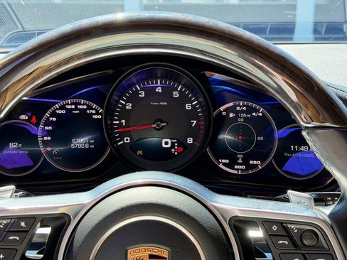 Used 2018 Porsche Panamera RWD image 21