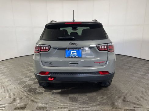 Used 2024 Jeep Compass Trailhawk AWD/4WD image 6