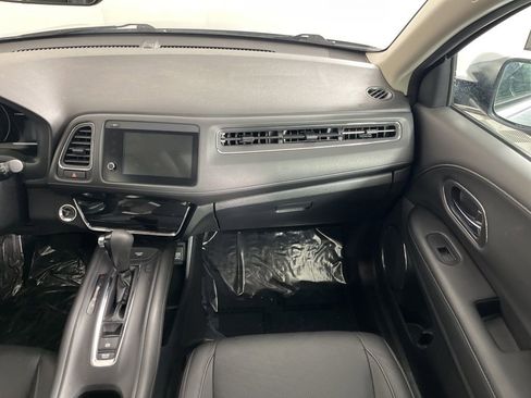 Used 2020 Honda HR-V Touring image 19