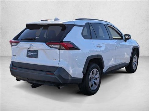 Used 2019 Toyota RAV4 LE image 5