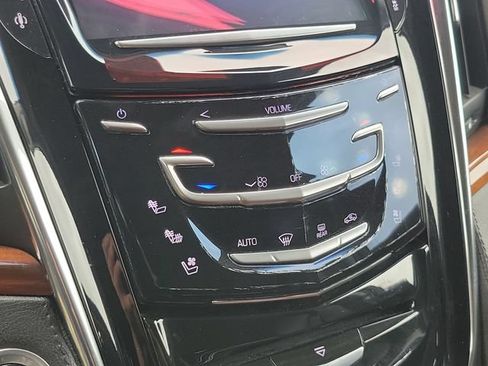 Used 2015 Cadillac Escalade Luxury AWD/4WD image 23