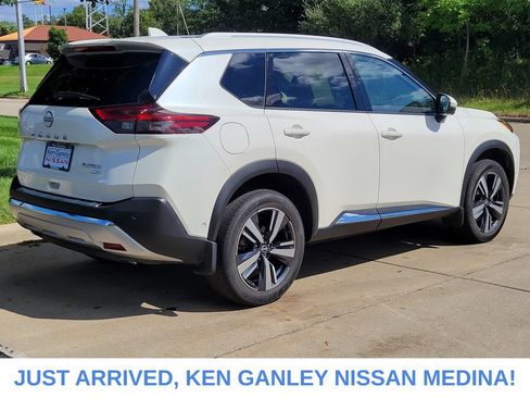 Certified 2023 Nissan Rogue Platinum w/ Platinum Premium Package AWD/4WD image 3
