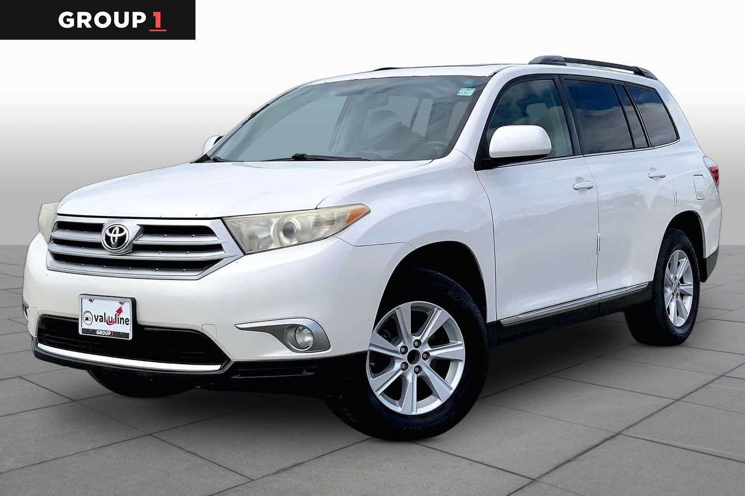 Used 2011 Toyota Highlander SE FWD image 1