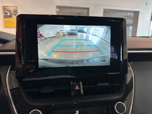 Used 2025 Toyota Corolla LE image 23