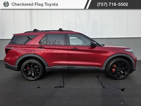 Used 2020 Ford Explorer ST w/ ST Street Pack image 9