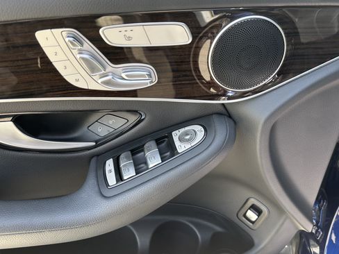 Used 2018 Mercedes-Benz GLC 300 4MATIC image 17