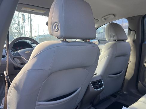 Used 2016 Chevrolet Malibu Hybrid image 13