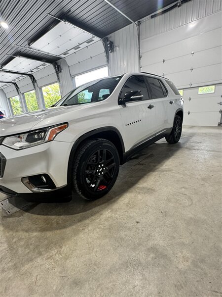 Used 2020 Chevrolet Traverse Premier w/ Redline Edition AWD/4WD image 4