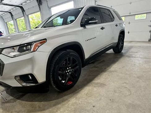 Used 2020 Chevrolet Traverse Premier w/ Redline Edition AWD/4WD image 4