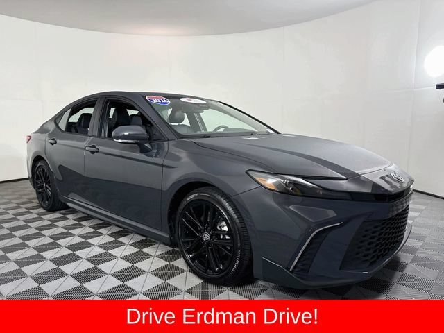 Used 2026 Toyota Camry SE FWD image 1
