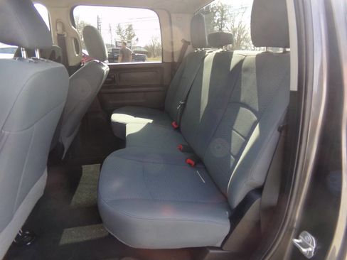 Used 2018 RAM 1500 Express image 34