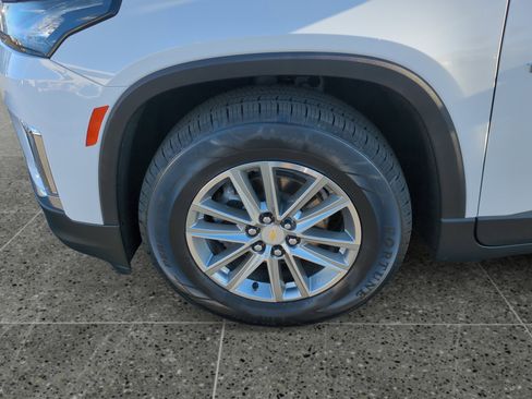 Used 2023 Chevrolet Traverse LT image 14