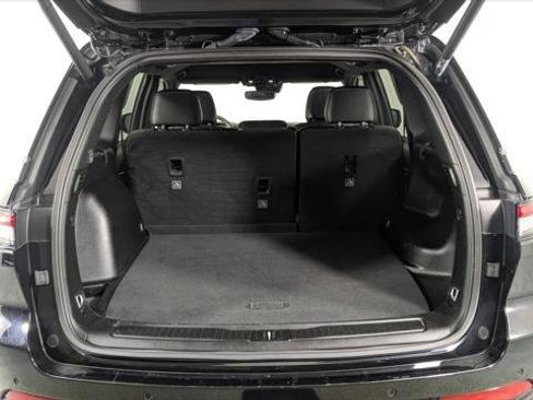 Used 2024 Jeep Grand Cherokee Altitude RWD image 18