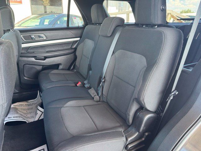 Used 2017 Ford Explorer XLT w/ Equipment Group 201A FWD image 21