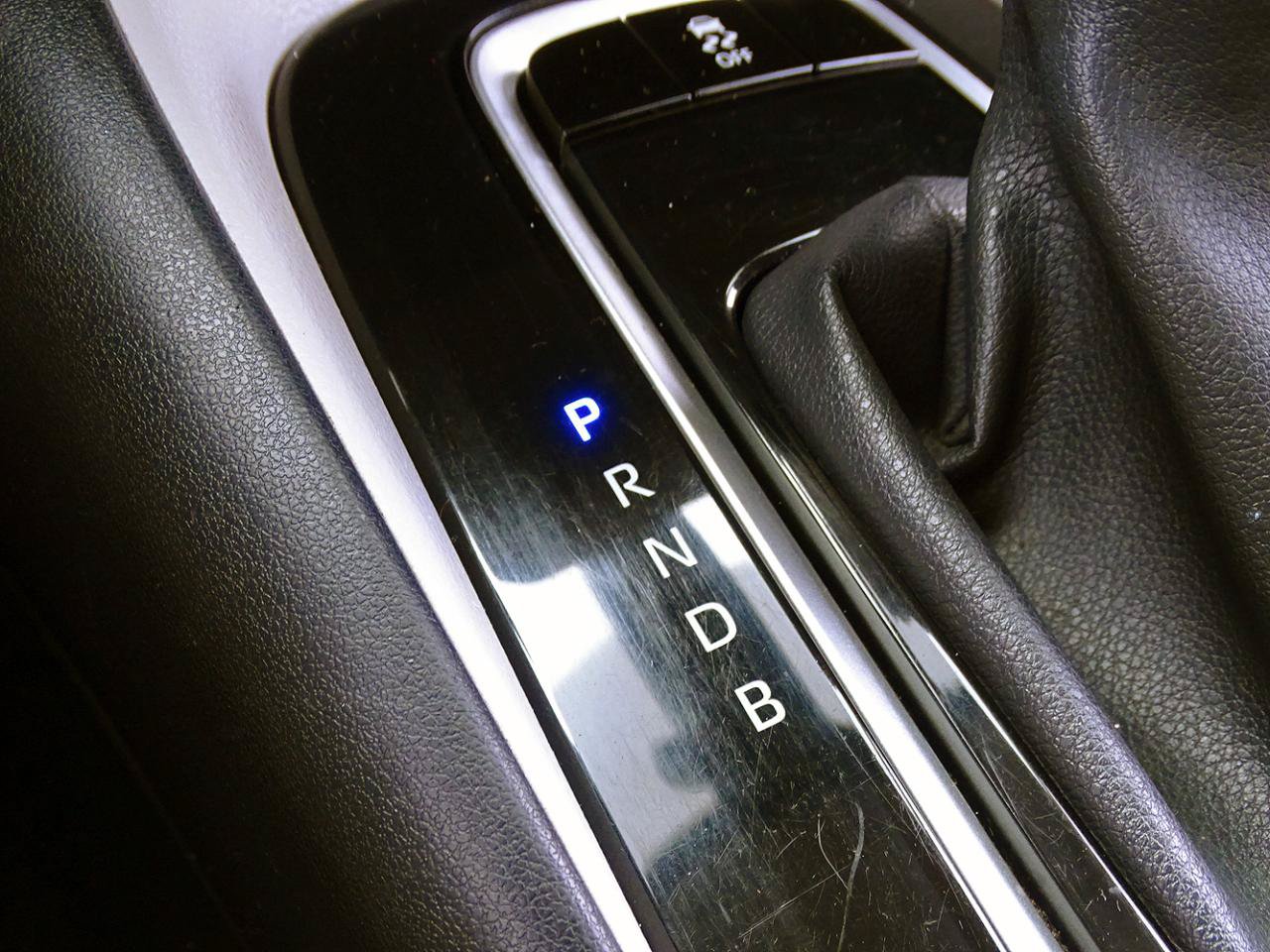 Used 2020 Toyota Corolla L FWD image 29