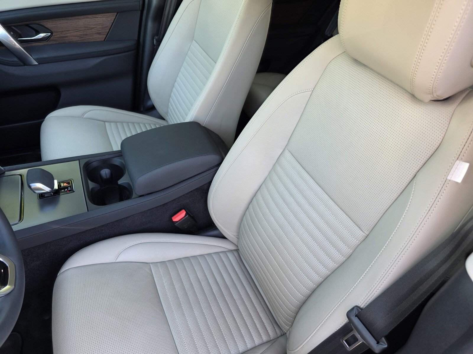 Certified 2024 Land Rover Discovery Sport S AWD/4WD image 12