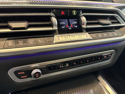 Used 2022 BMW X7 xDrive40i w/ M Sport Package image 18