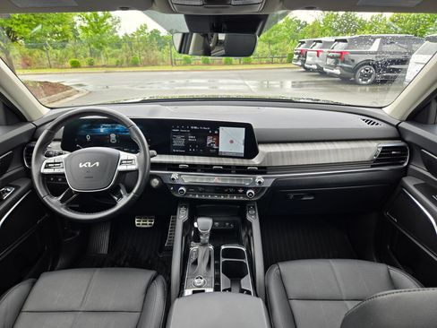 Used 2025 Kia Telluride SX w/ SX Captain's Chair Package AWD/4WD image 10