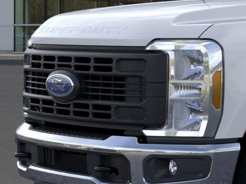 New 2026 Ford F250 XL AWD/4WD image 17