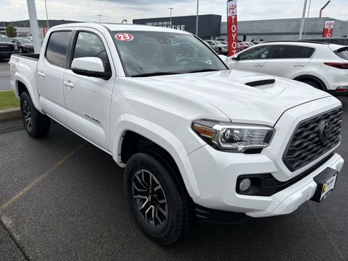 Used 2023 Toyota Tacoma TRD Sport w/ TRD Premium Sport Package AWD/4WD image 2