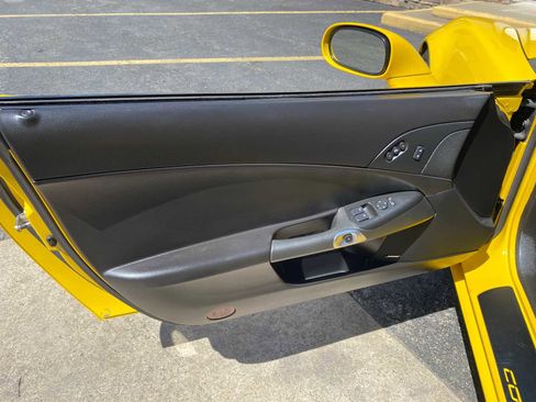 Used 2007 Chevrolet Corvette Z06 w/ Preferred Equipment Group RWD image 26