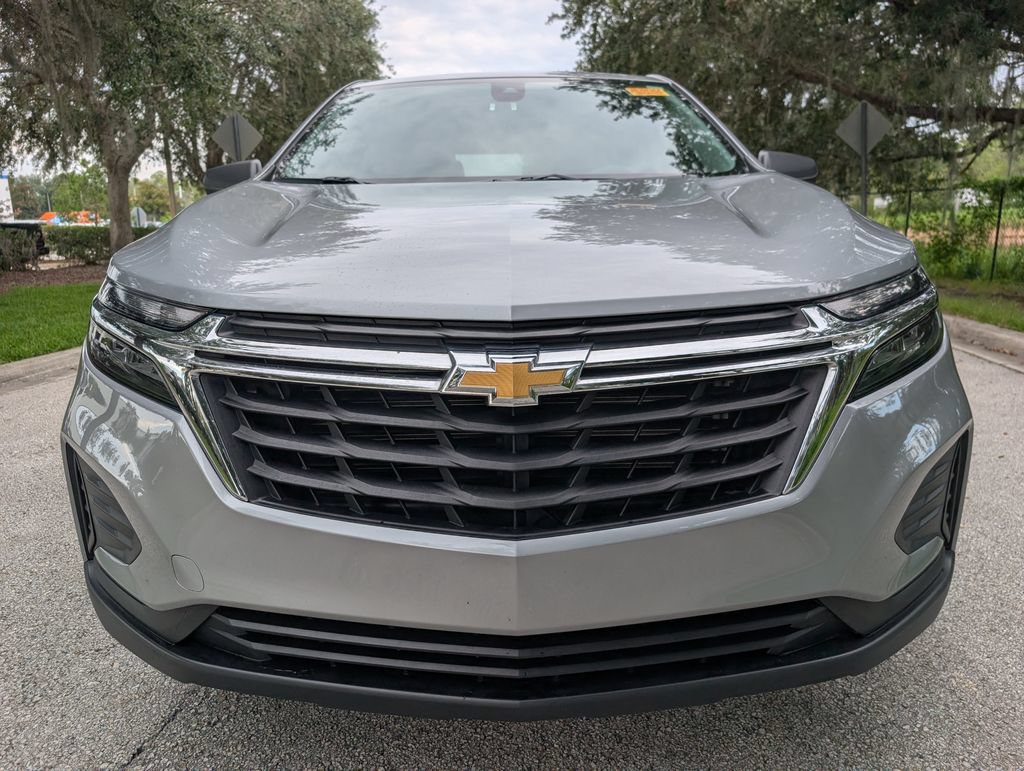 Used 2024 Chevrolet Equinox LS w/ LS Convenience Package FWD image 2