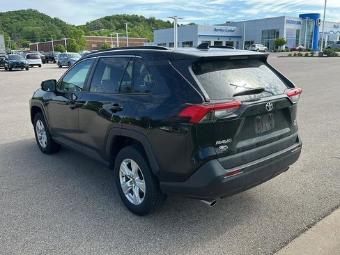 Used 2021 Toyota RAV4 XLE AWD/4WD image 5
