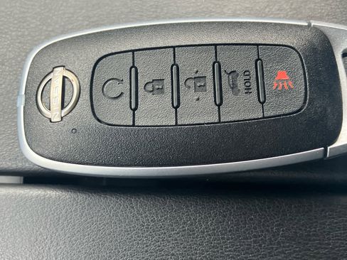 Used 2024 Nissan Rogue SL image 34