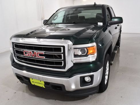 Used 2015 GMC Sierra 1500 SLE w/ SLE Value Package AWD/4WD image 2