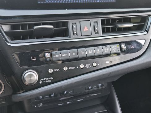 Used 2022 Lexus ES 350 w/ Premium Package FWD image 19