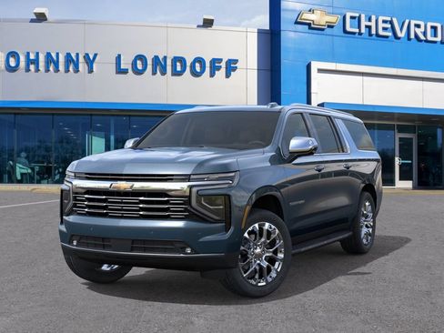 New 2026 Chevrolet Suburban Premier w/ Sun And Tow Package AWD/4WD image 6