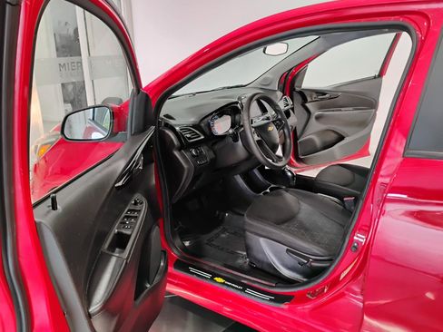 Used 2021 Chevrolet Spark LT FWD image 7