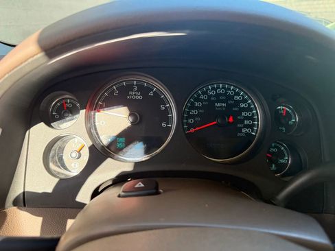 Used 2014 Chevrolet Tahoe LTZ AWD/4WD image 19