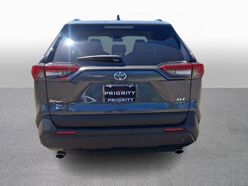 Used 2025 Toyota RAV4 XLE AWD/4WD image 5