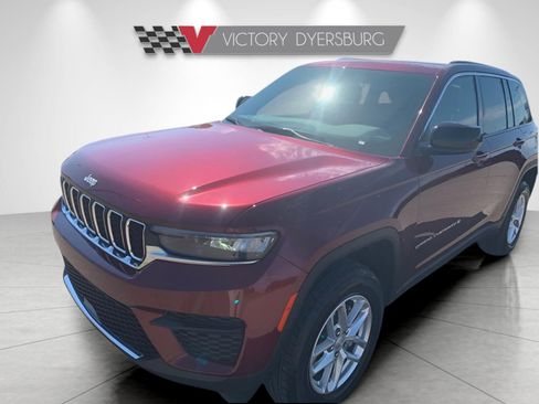 New 2025 Jeep Grand Cherokee Laredo X w/ Trailer Tow Package AWD/4WD image 4