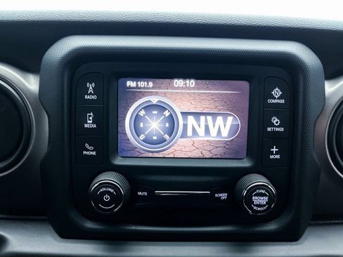 Used 2020 Jeep Gladiator Sport w/ Trailer Tow Package image 17