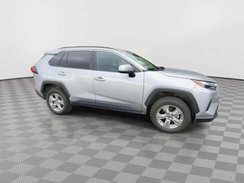 Used 2025 Toyota RAV4 XLE AWD/4WD image 9