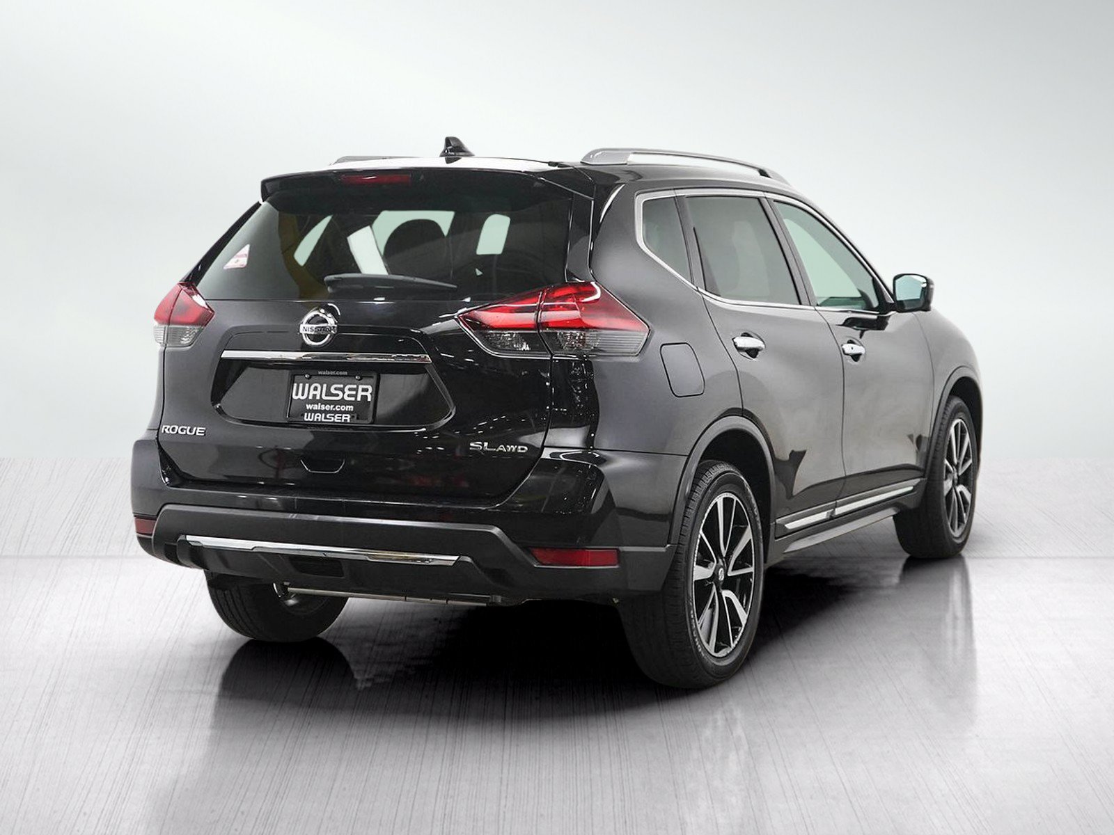 Used 2017 Nissan Rogue SL w/ SL Premium Package AWD/4WD image 5