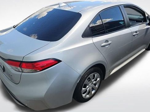 Used 2020 Toyota Corolla LE image 9