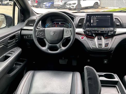Used 2024 Honda Odyssey Sport image 6