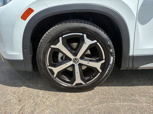 Used 2026 Volkswagen Tiguan SE FWD image 27