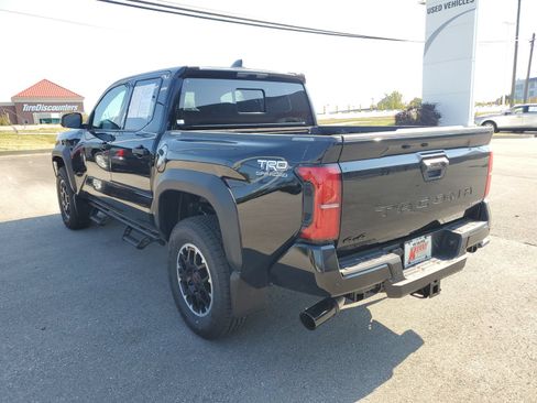Used 2026 Toyota Tacoma TRD Off-Road w/ TRD Off Road Upgrade Package AWD/4WD image 3