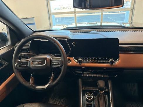 Used 2025 GMC Canyon AT4 w/ AT4 Premium Package image 21