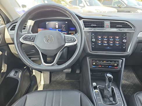 Used 2022 Volkswagen Tiguan SE FWD image 19