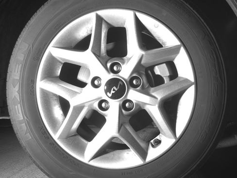 Used 2025 Kia Soul LX w/ LX Technology Package image 13