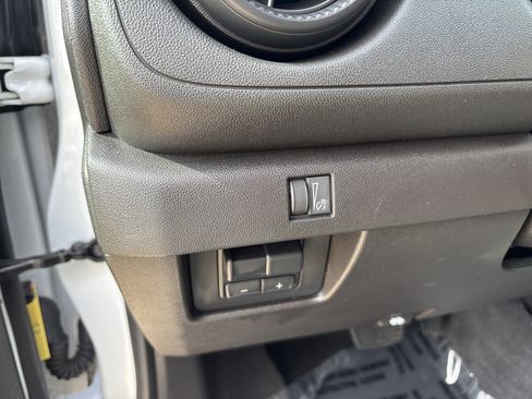 Used 2023 Chevrolet Colorado W/T w/ WT Convenience Package II RWD image 9