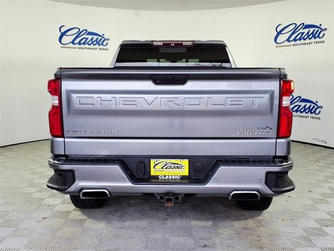 Used 2019 Chevrolet Silverado 1500 High Country w/ Technology Package image 4