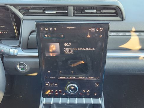 Used 2025 GMC Terrain Elevation image 17